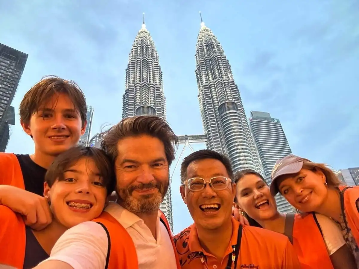 Private Putrajaya Sunset Cruise and Stunning KL Night Tour