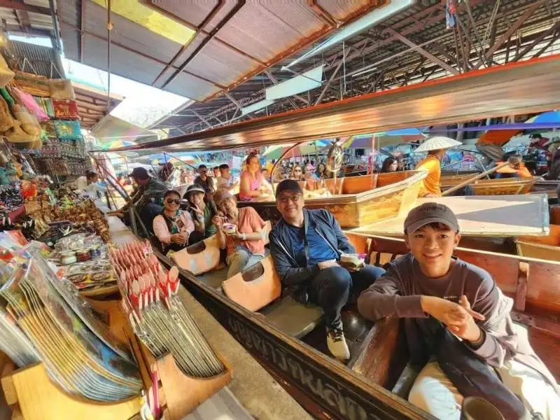 Amphawa Floating Market